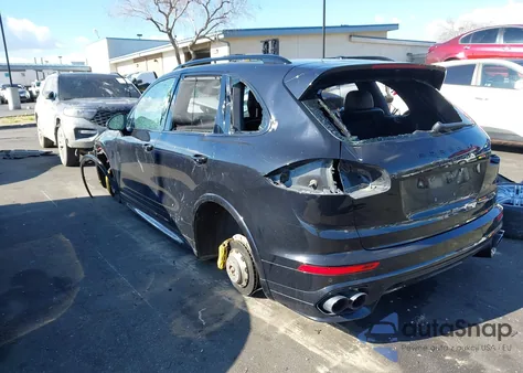 2016 Porsche Cayenne Turbo S z USA, uszkodzony, nr VIN WP1AC2A27GLA86678